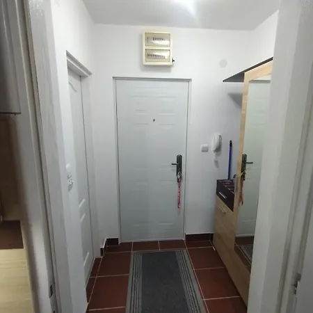 Apartment Martin 1 - Park Cuka 2 *
